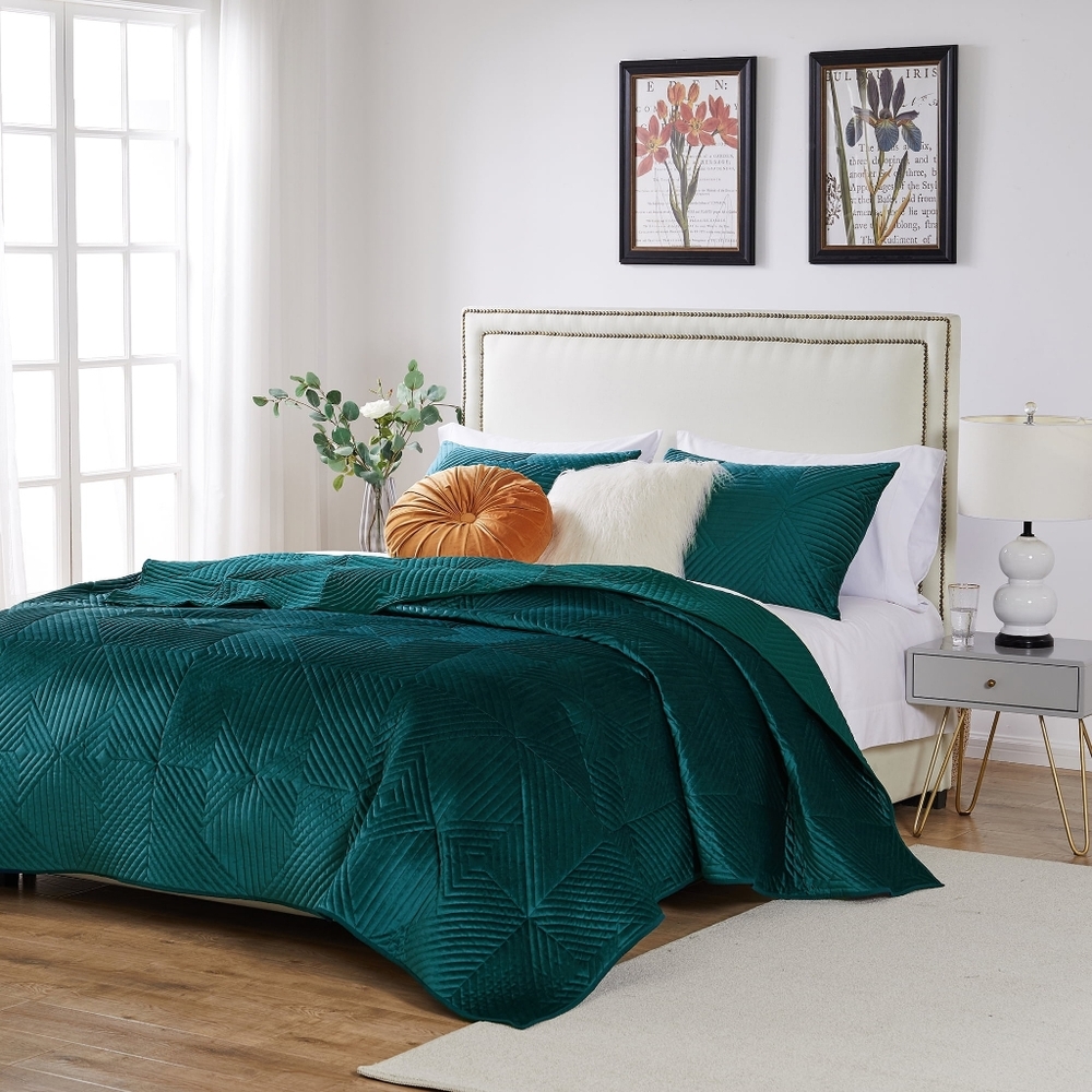 Barefoot Bungalow Riviera Velvet Modern Quilt Set, Teal, King - Reversible - Picture 7 of 10